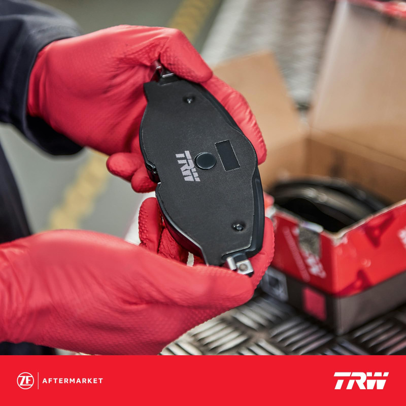 TRW GDB1626 Plaquettes de Frein Kit de 4 pour BMW 3 (E90) 2004-2012 Essieu Arrière et Autres Véhicules